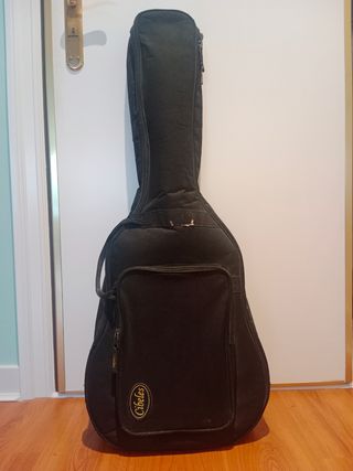 Guitarra clásica española con funda incluida