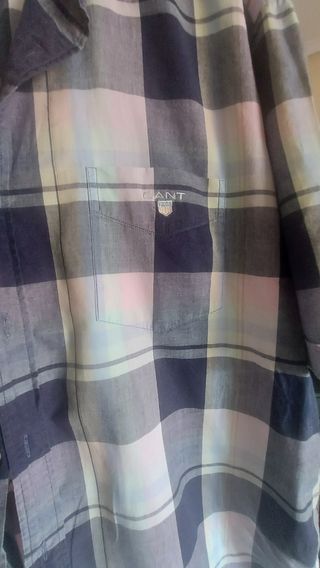 Camisa Gant cuadros en tonos azules y rosado claro
