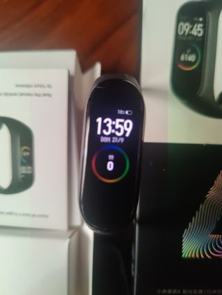 Xiaomi Mi Band 4 negra + cargador