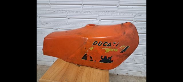 Depósitos motos custom antigua