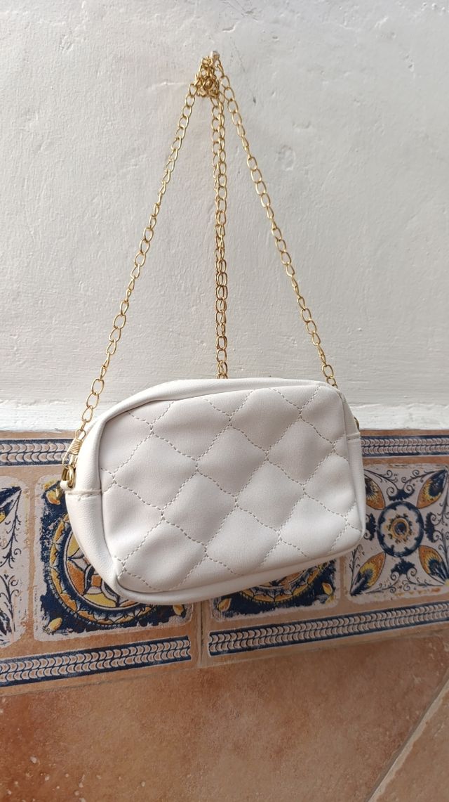 Bolso bandolera blanco acolchado