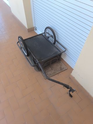 Carretilla bici usada tiene ruedas nuevas reciente