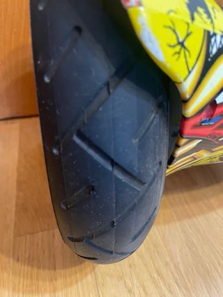 Hoverboard. Cargador nuevo. Una rueda pinchada.