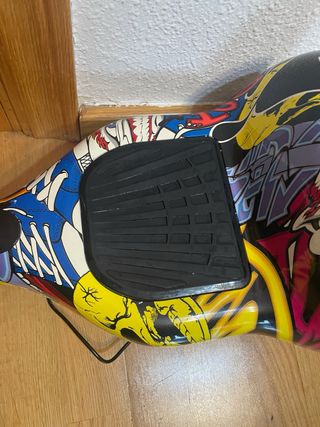Hoverboard. Cargador nuevo. Una rueda pinchada.
