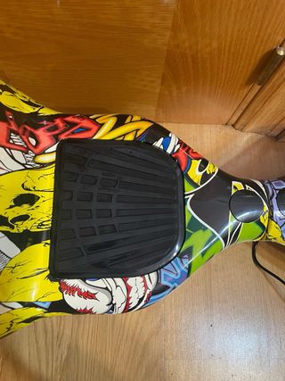 Hoverboard. Cargador nuevo. Una rueda pinchada.