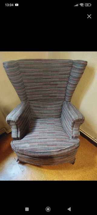 Tres sillones orejeros vintage multicolor