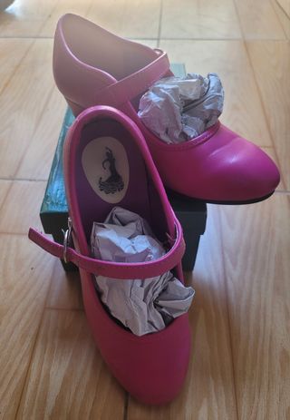 Zapatos Flamenco niña fucsia Talla 32