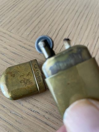 Accendino vintage in ottone