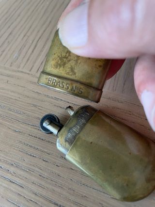 Accendino vintage in ottone