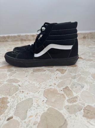 Vans Sk8-Hi - Negras - Caña Alta