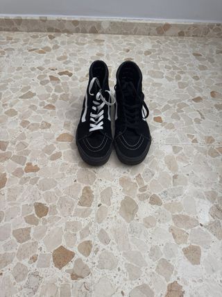 Vans Sk8-Hi - Negras - Caña Alta