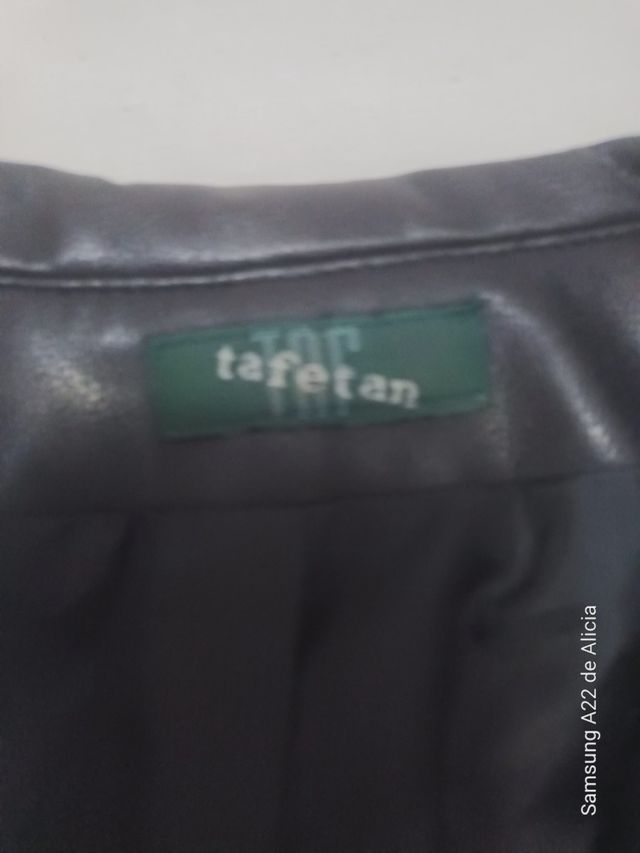 Chaqueta negra cuero