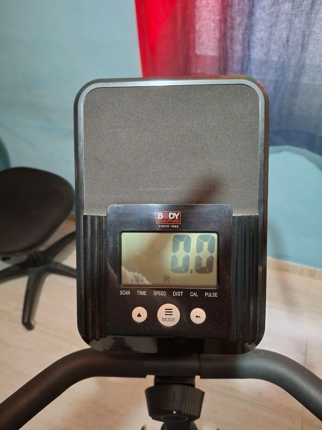 Bicicleta estática Body Sculpture C6850D