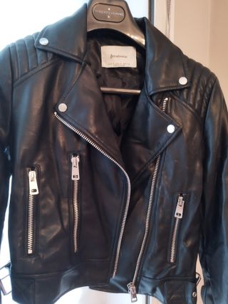 Cazadora negra Stradivarius - Talla S