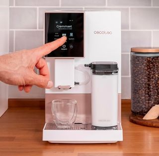 Cecotec Cafetera Superautomática Cremmaet Compactc