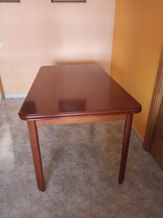 Mesa comedor madera marrón