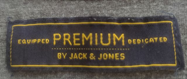 Camiseta Cuello Tira - Azul Marino. Jack&Jones