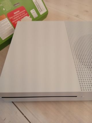 Xbox One S bianca 1TB (senza controller,) 