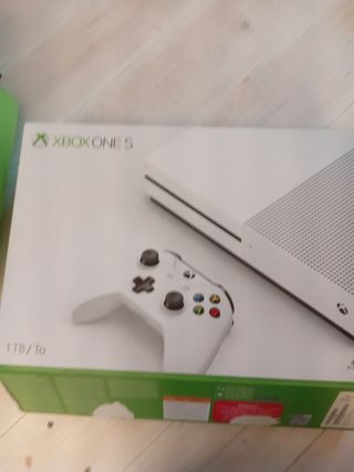 Xbox One S bianca 1TB (senza controller,) 
