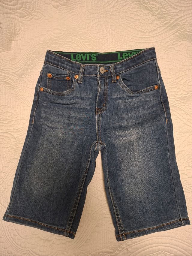 Conjunto Levi's: Vaqueros + Camiseta