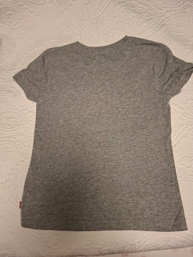 Conjunto Levi's: Vaqueros + Camiseta