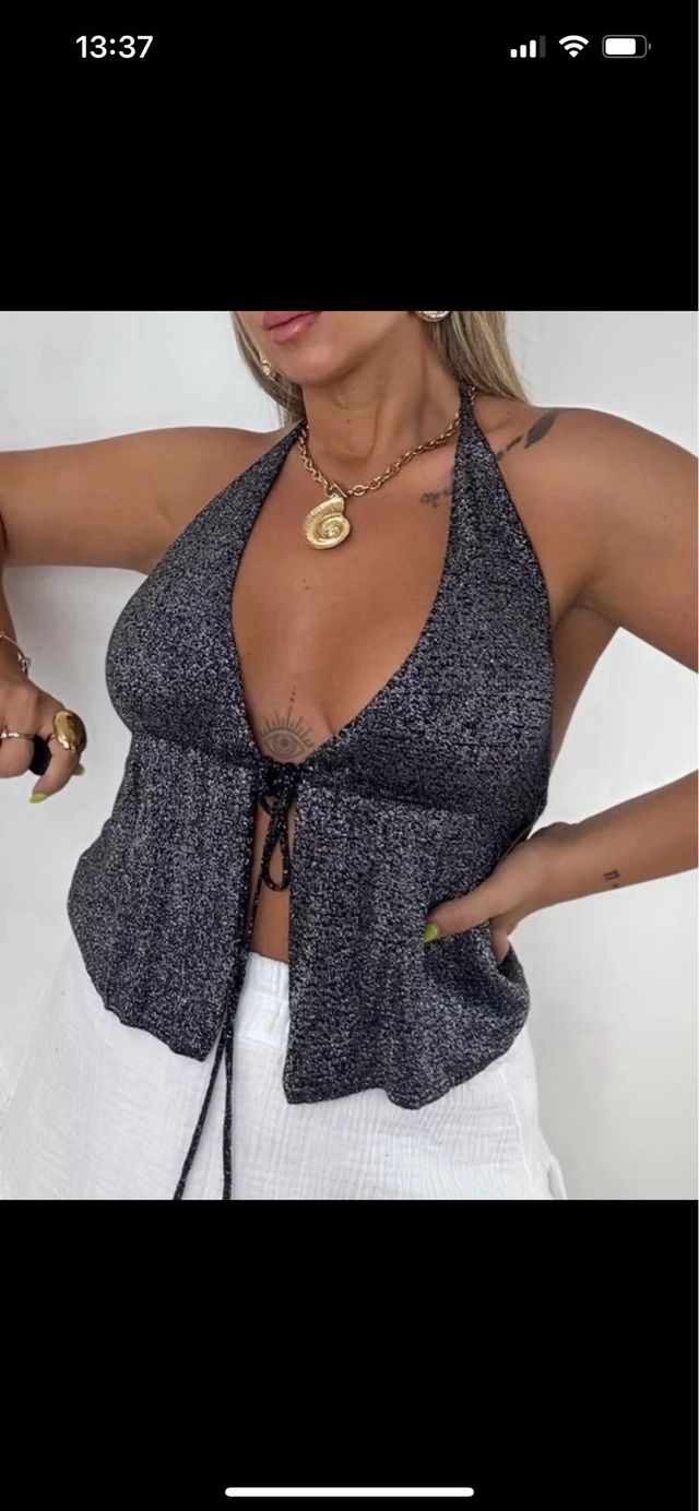 Top negro con brillo