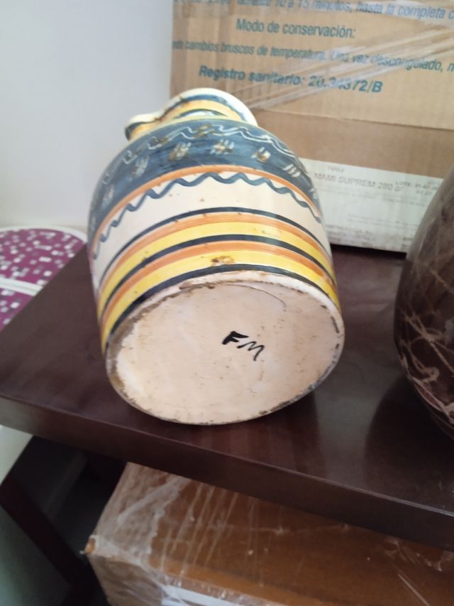 Jarra vintage pintada a mano