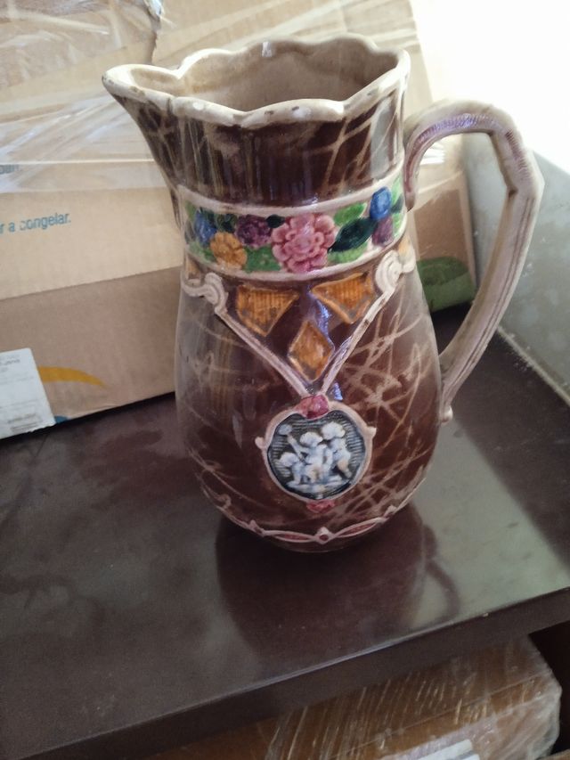 Jarra vintage pintada a mano
