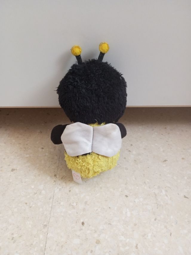 Abeja de peluche