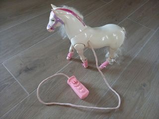 Cavallo Barbie telecomandato