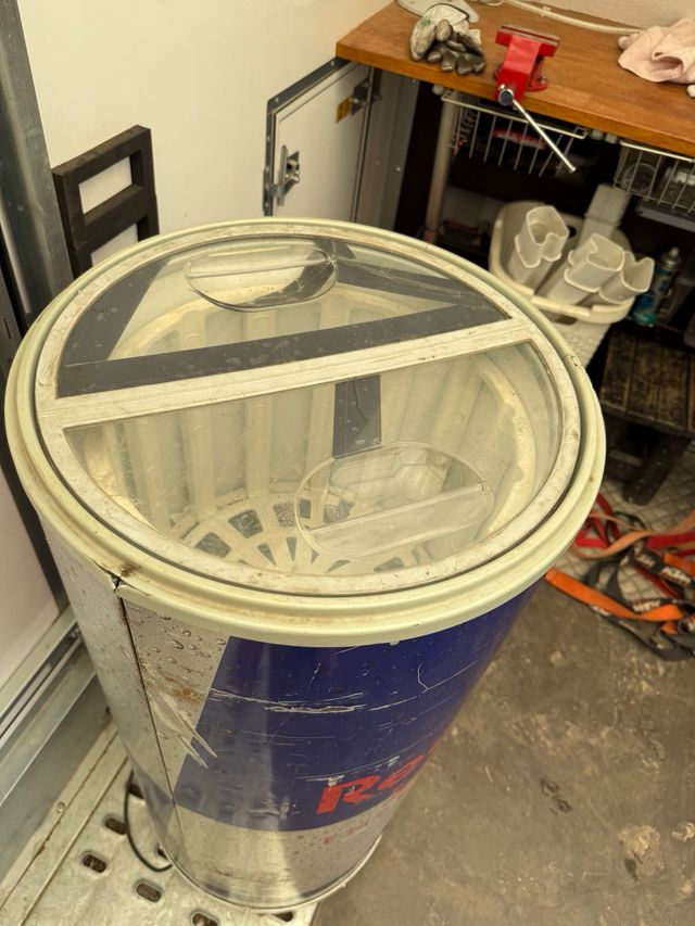 Nevera Red Bull lata