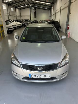 KIA CEED  2011 DIESEL 