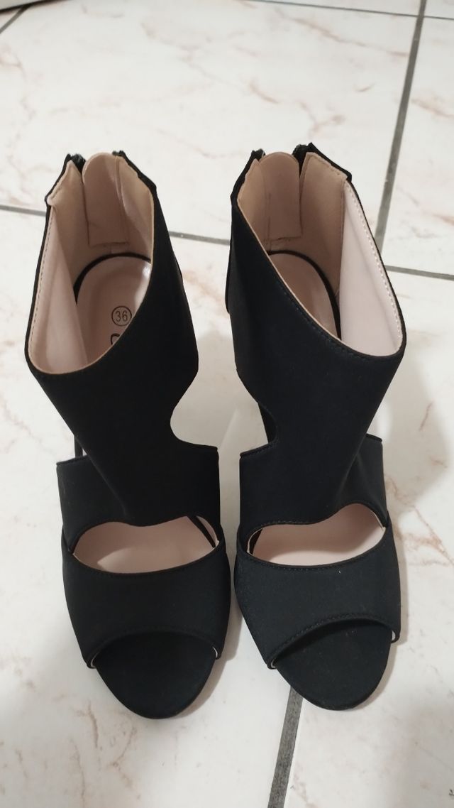 Scarpe con tacco a spillo