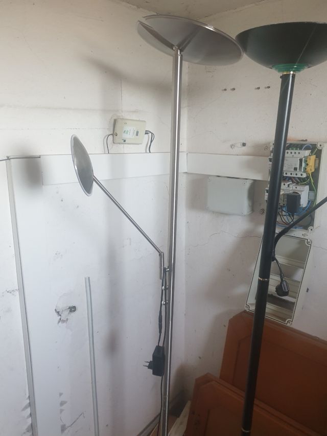 Lámpara pie LED plata