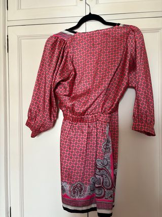 Vestido estampado rojo y rosa
