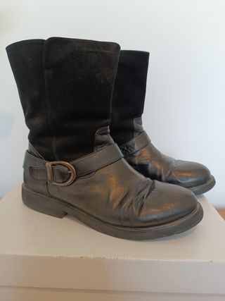 Botines negros mujer hecho a mano en piel.