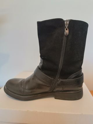 Botines negros mujer hecho a mano en piel.