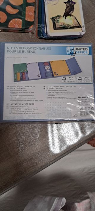 Set di quaderni nuovi,porta carte,biglietti 