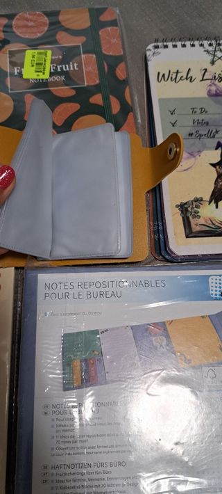 Set di quaderni nuovi,porta carte,biglietti 