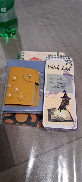 Set di quaderni nuovi,porta carte,biglietti 