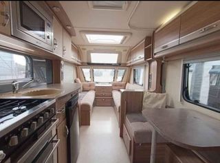 Caravana Swift Sterling: ¡Acampada lista!