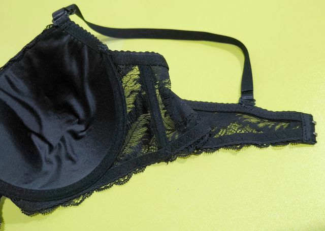 Sujetador negro encaje 110C