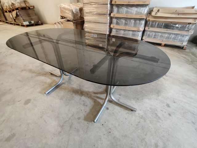 Mesa cristal ovalada moderna