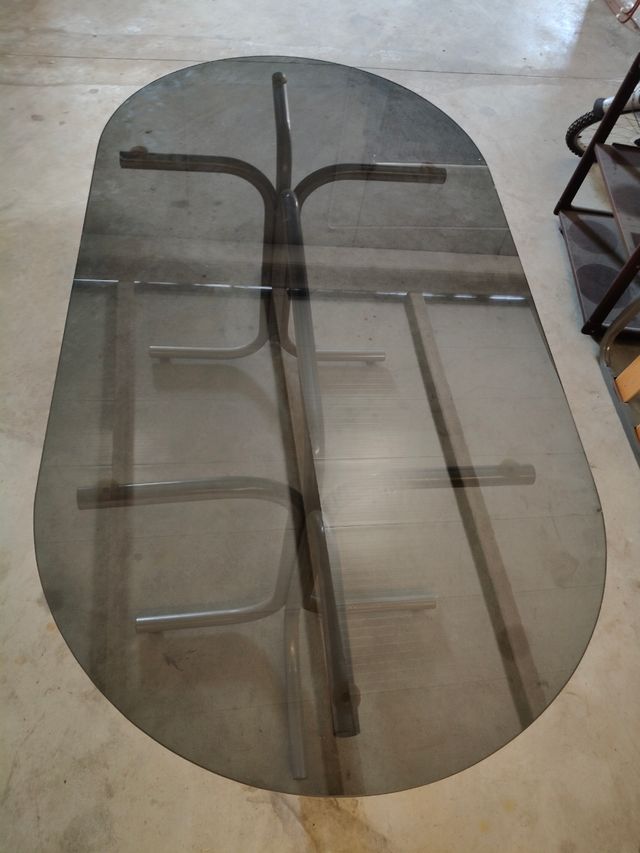 Mesa cristal ovalada moderna