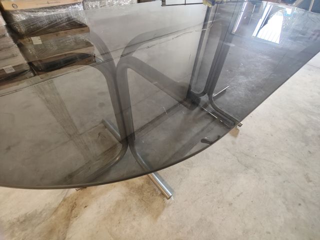 Mesa cristal ovalada moderna