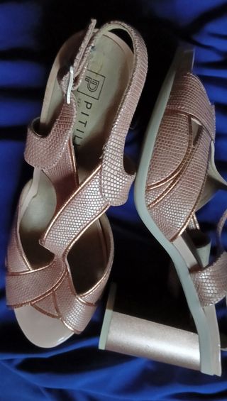 Sandalias tacón grueso 39 marca pitillos