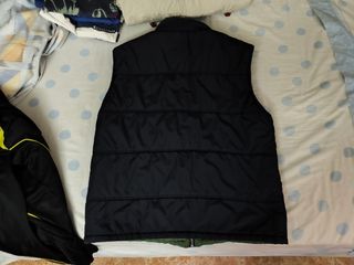 Chaleco reversible verde y rojo o azul oscuro