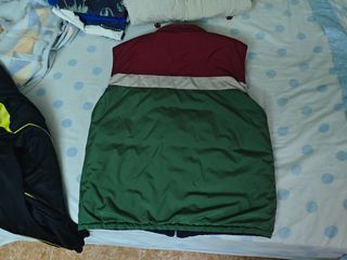 Chaleco reversible verde y rojo o azul oscuro