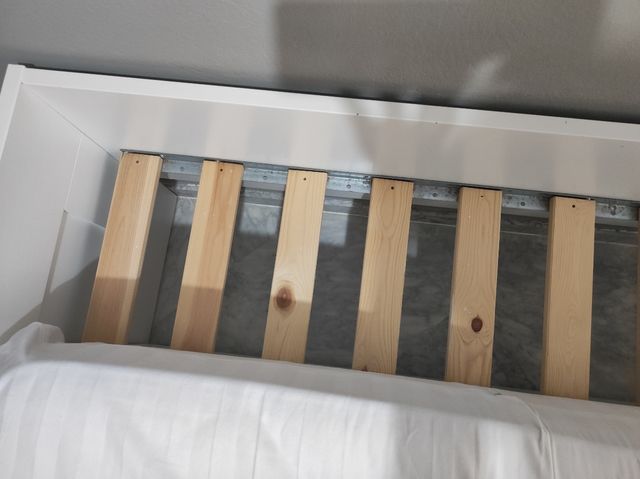 Cama Ikea Brimnes blanca c/diván