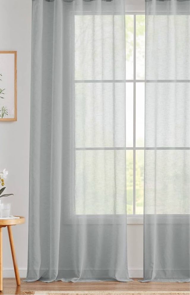 Cortinas translúcidas grises